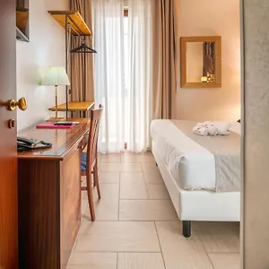 Hotel Flora ***